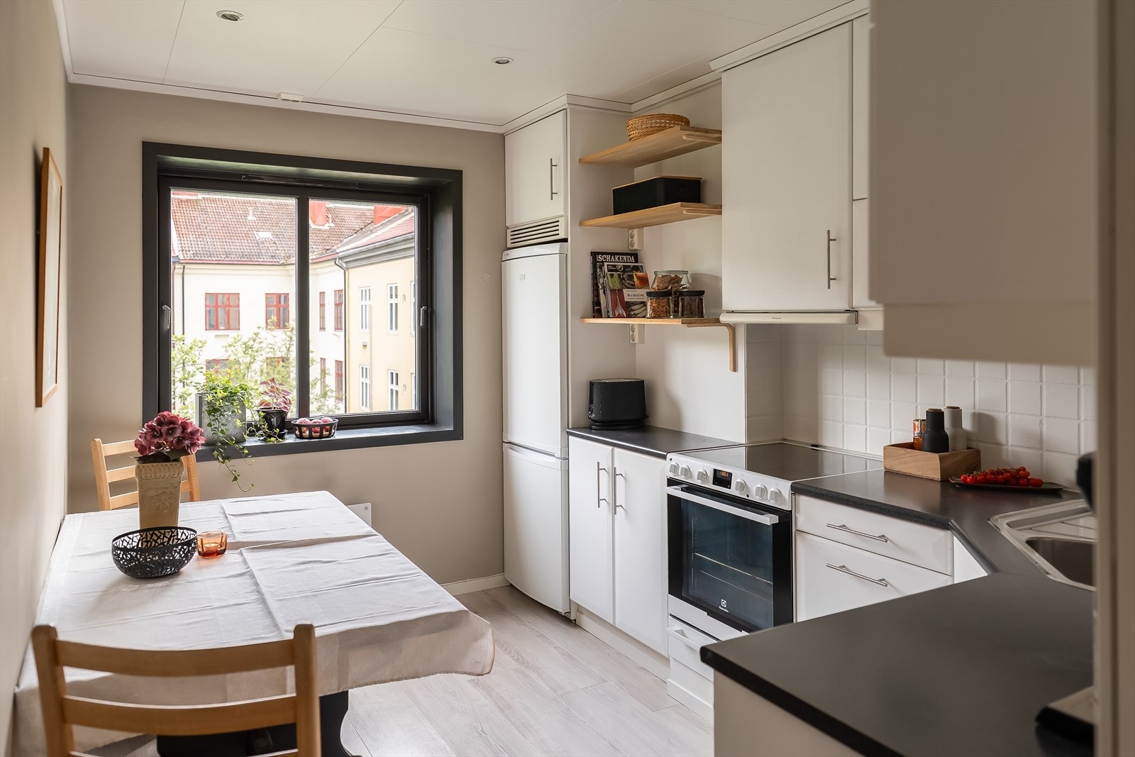 Kjøkkenet ligger adskilt og er på 8,5 m². Galleribilde