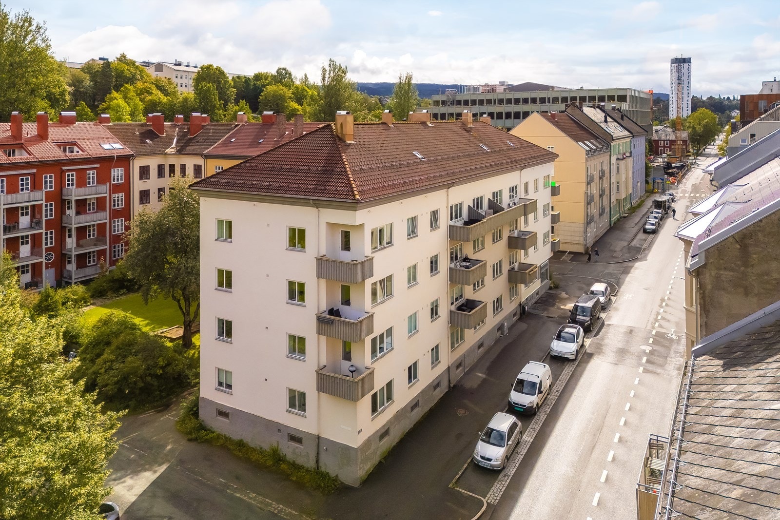 Det er mulig å tegne boligsoneparkering i gaten utenfor borettslaget. Galleribilde