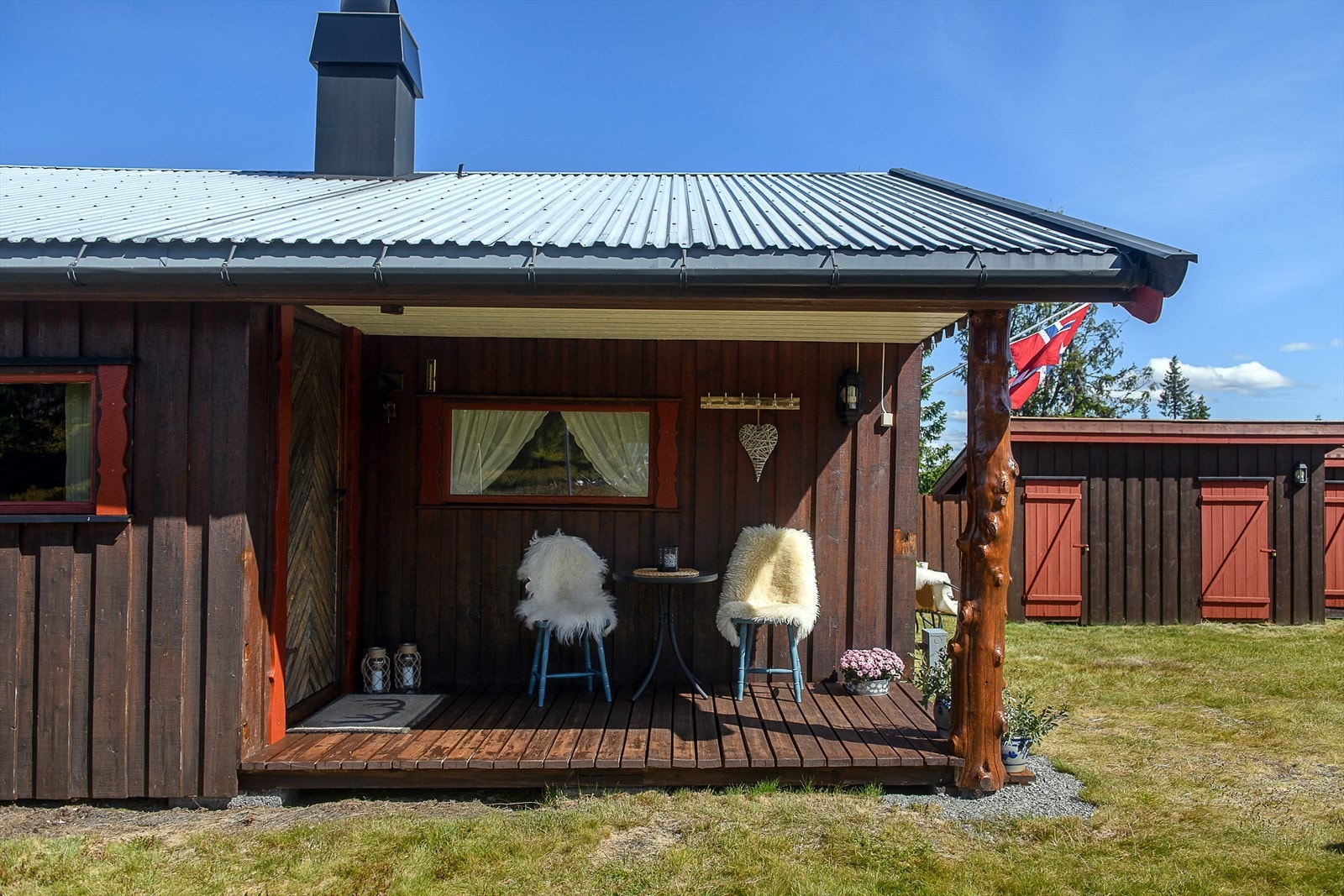 Taket er tekket med metallplater og ble ombygd i 1981. Galleribilde