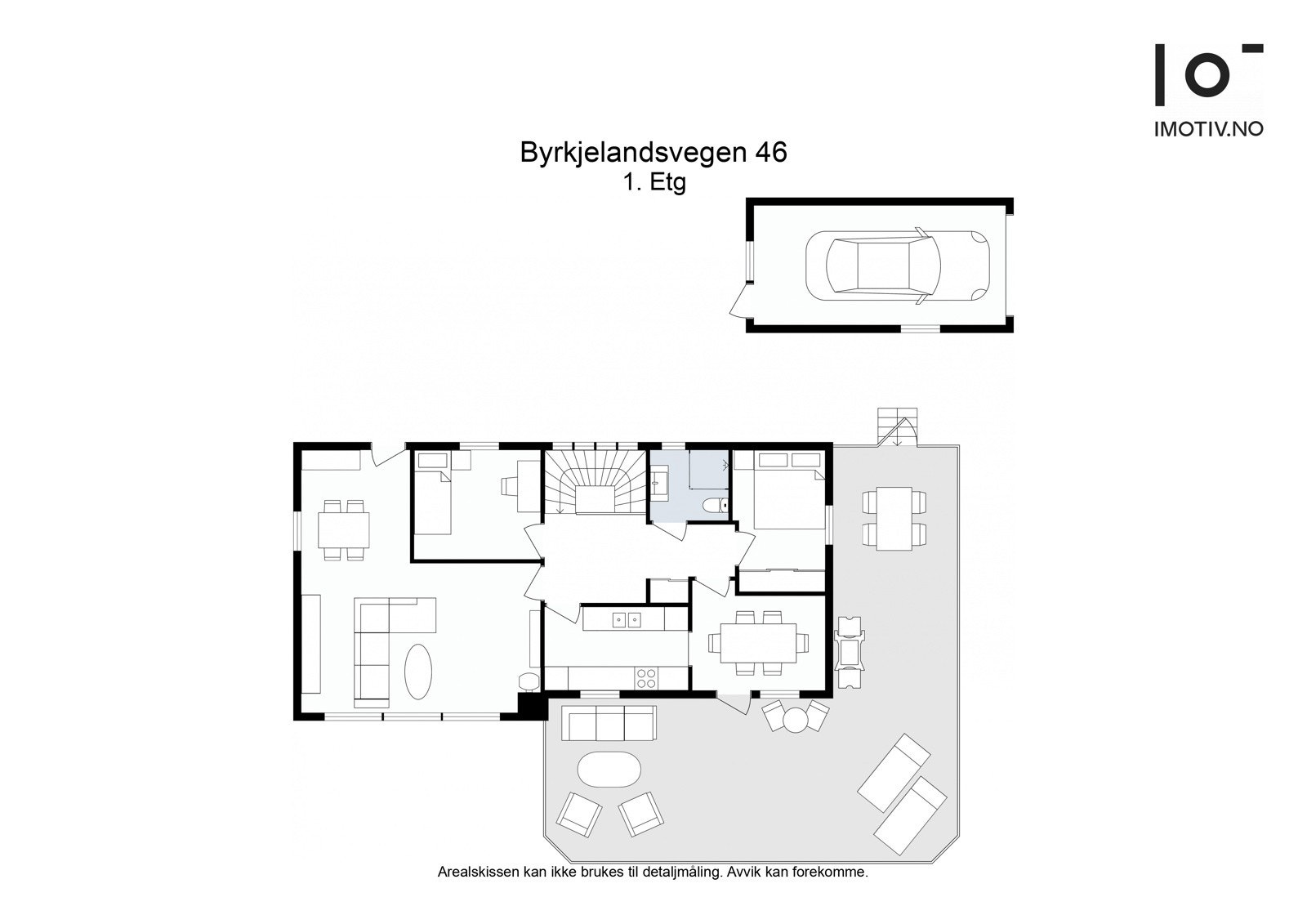 Hall m/trapp 9,1 m², stue 31 m², kjøkken 9,3 m², spisestue 10,2 m², soverom 8,6 m², soverom 7,1 m², bad 3,8 m², mellomgang 3,4 m². Galleribilde