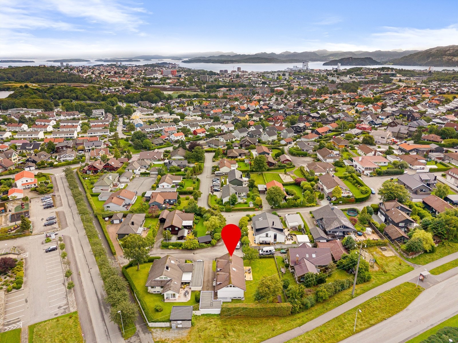 Sentral beliggenhet med bussholdeplass kun tre minutters gange unna. Galleribilde