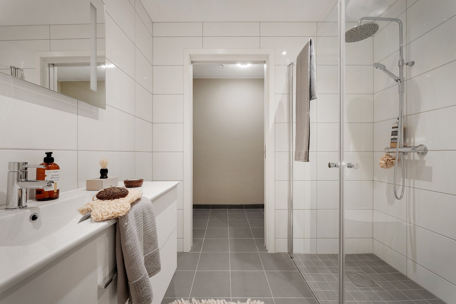 Badet er 7,8m² Galleribilde