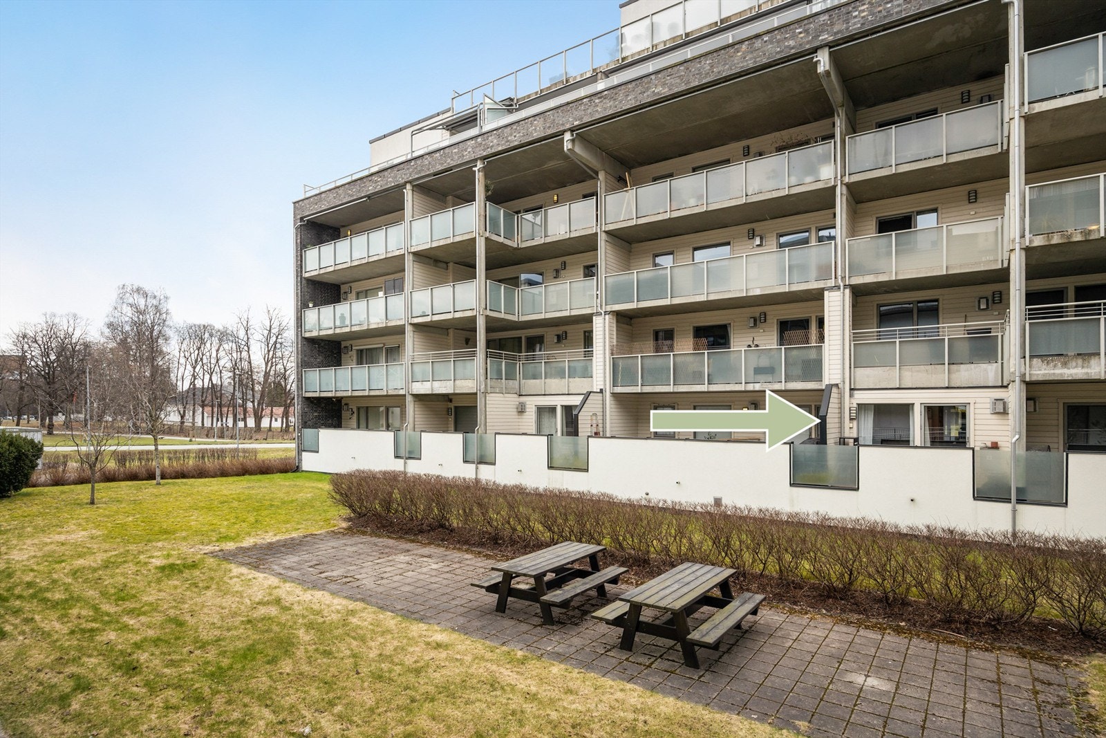 Leiligheten ligger i 1. etasje Galleribilde