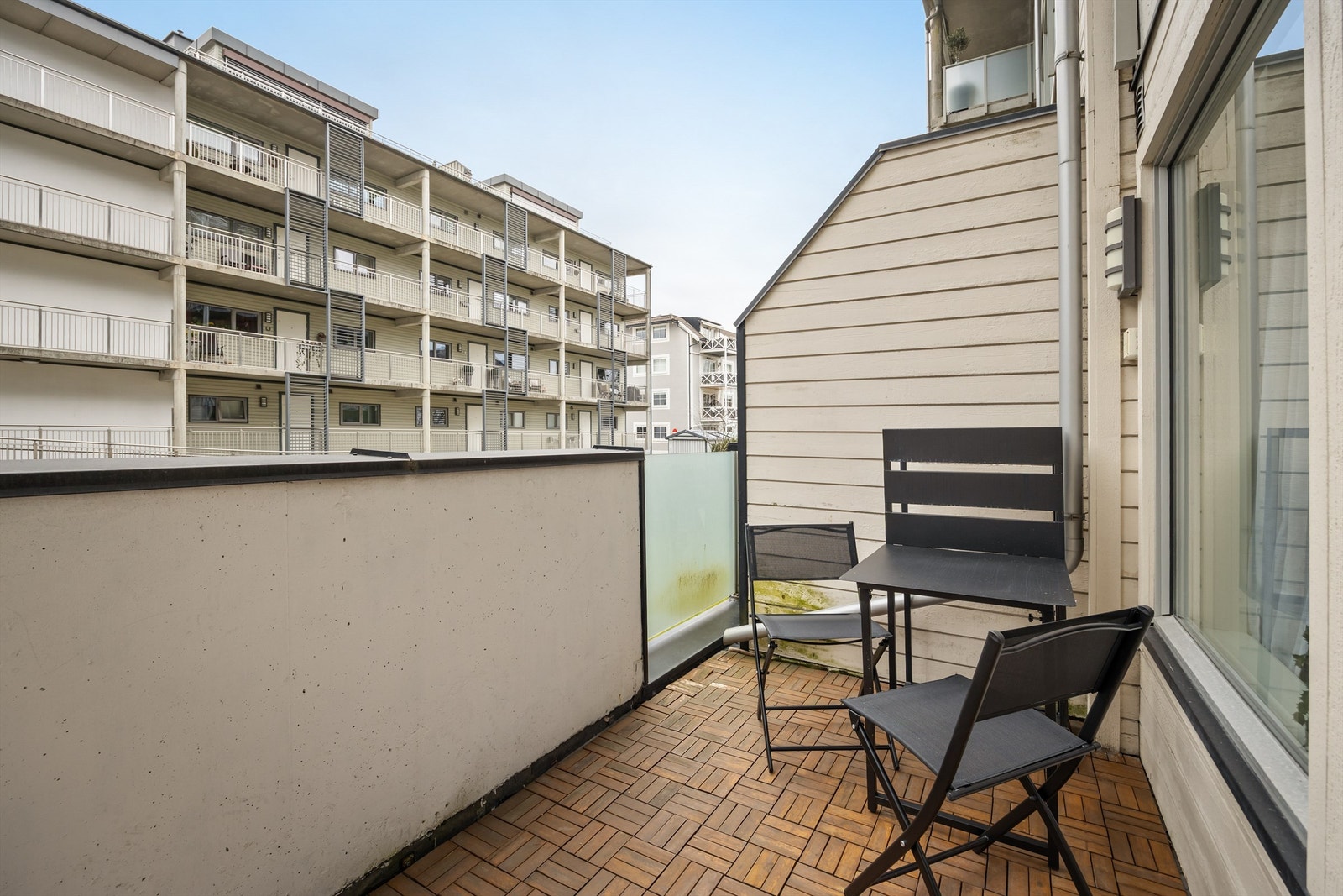 Plass til utebord og stoler Galleribilde