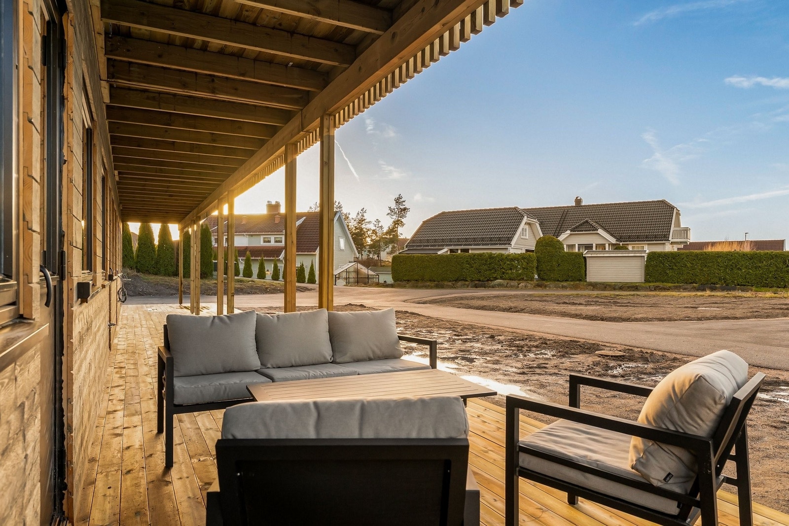 Deilig terrasse på bakkeplan Galleribilde