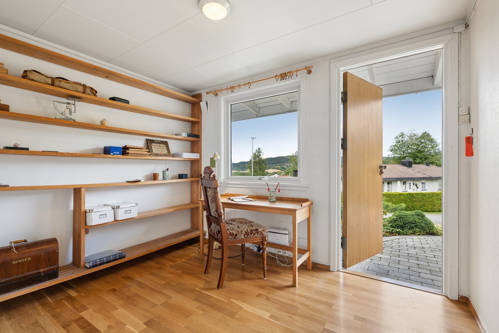 Det tredje soverommet i 2. etasje er innredet som kontor. Galleribilde