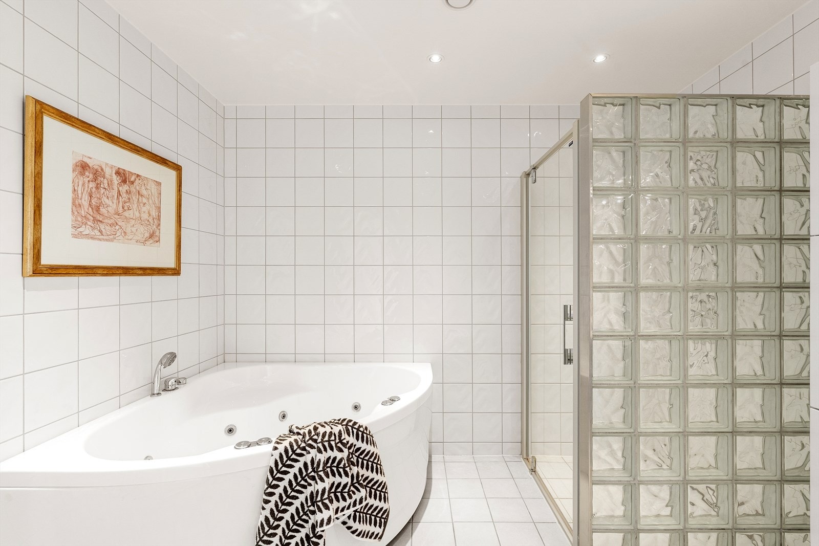 Badet er også utstyrt med boblebadekar for ekstra komfort. Galleribilde