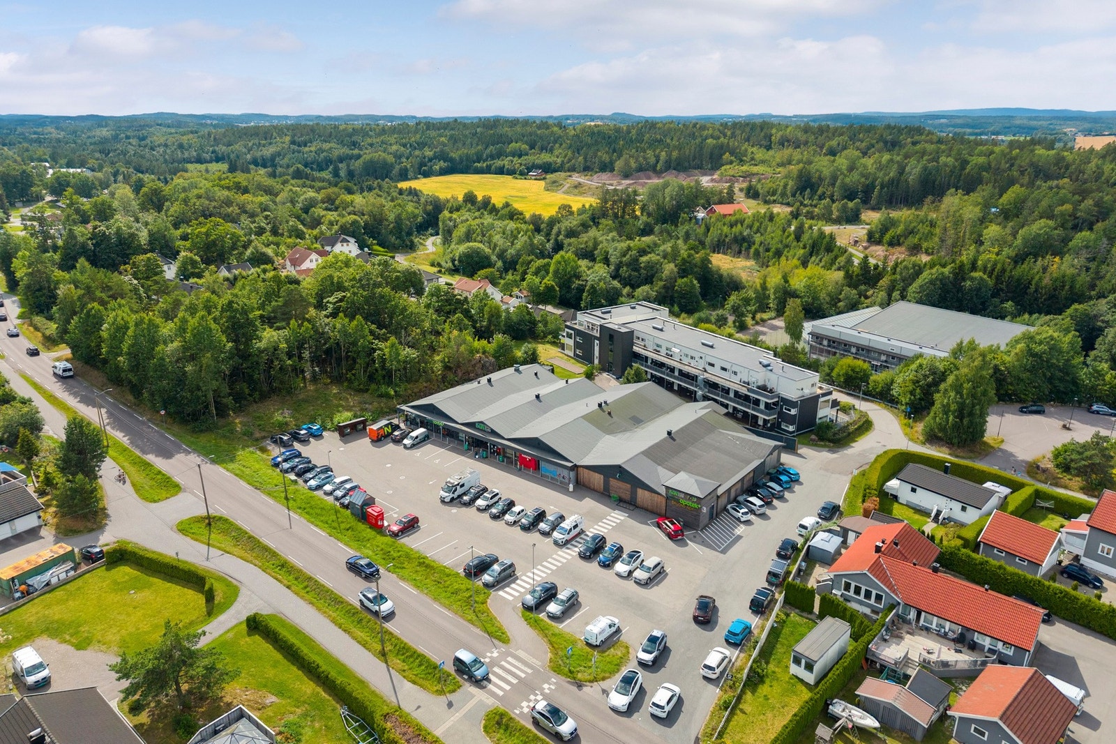 Dronefoto over Vear. Galleribilde