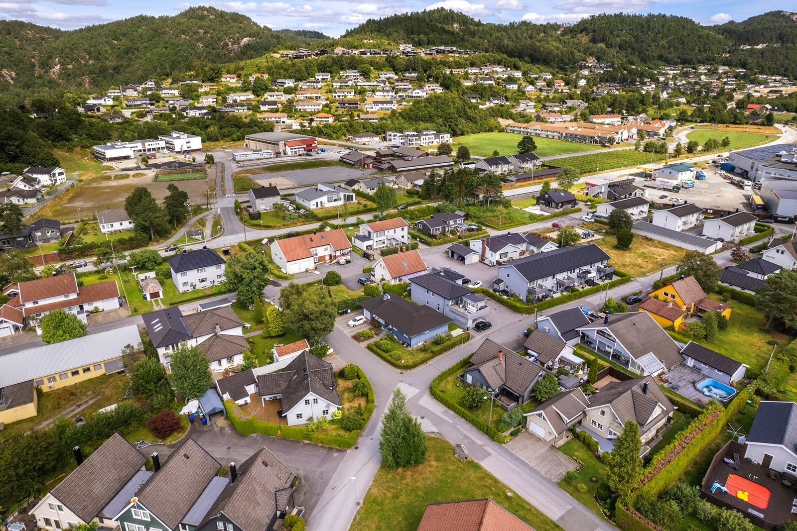 Kort avstand til Å barneskole, som ligger kun 400 meter unna. Galleribilde