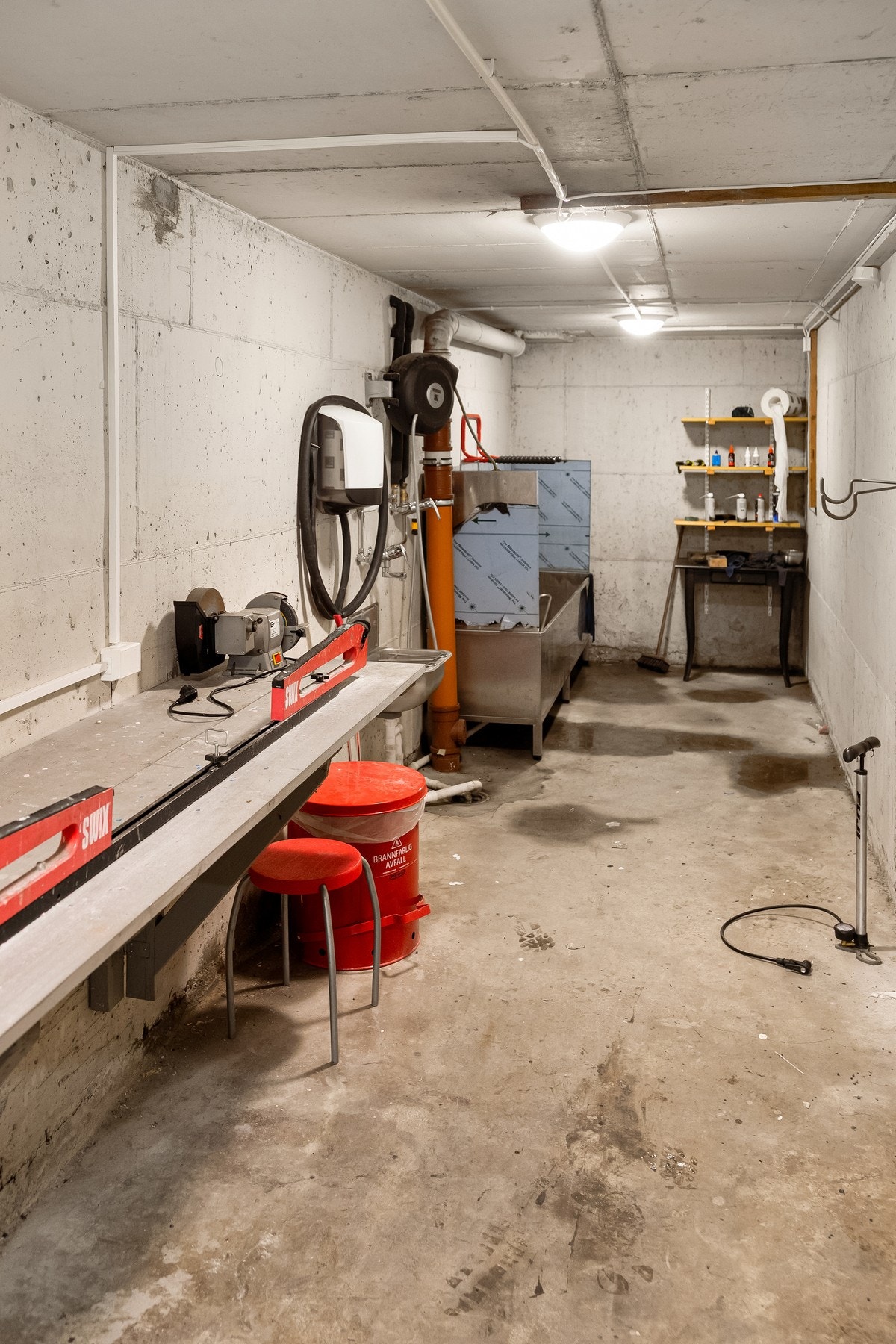 Sameiet tilbyr flere praktiske fasiliteter, blant annet en felles bod for ski-smøring og et verksted/vask for sykkelvedlikehold. Galleribilde