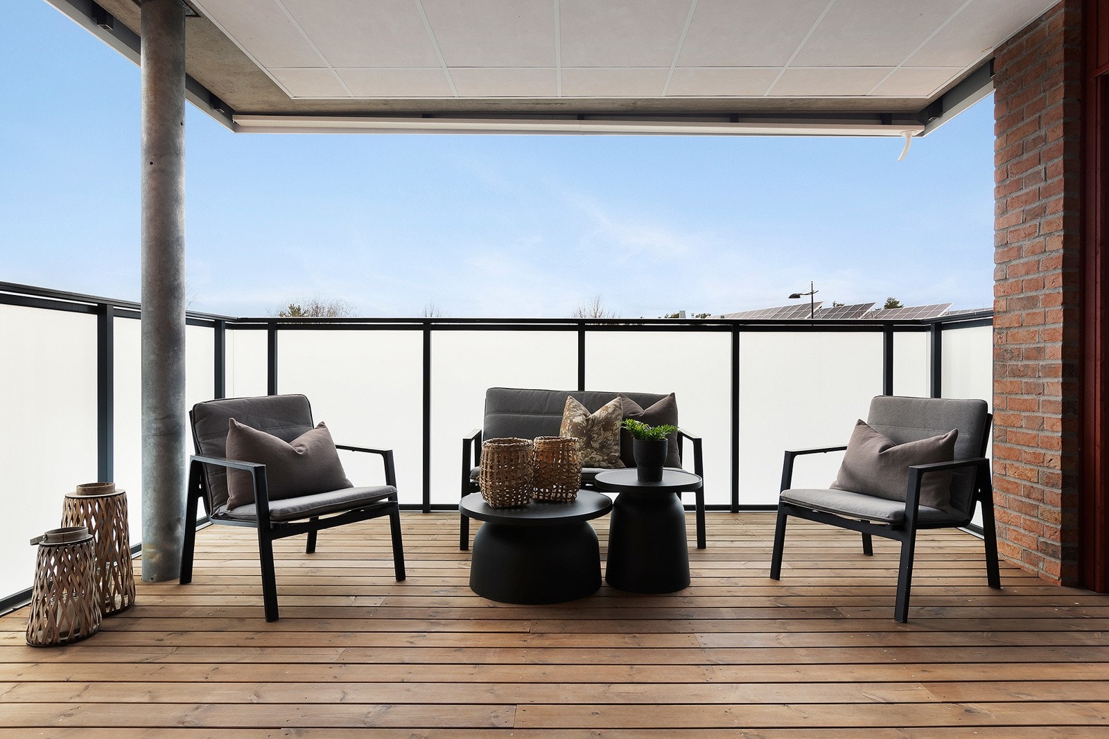 Moderne 4-roms leilighet fra 2024 med stor balkong på ca. 15 m². Galleribilde
