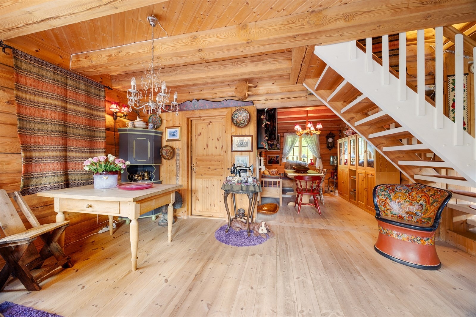 I stuen er det også god plass til spisestuemøblement. Galleribilde