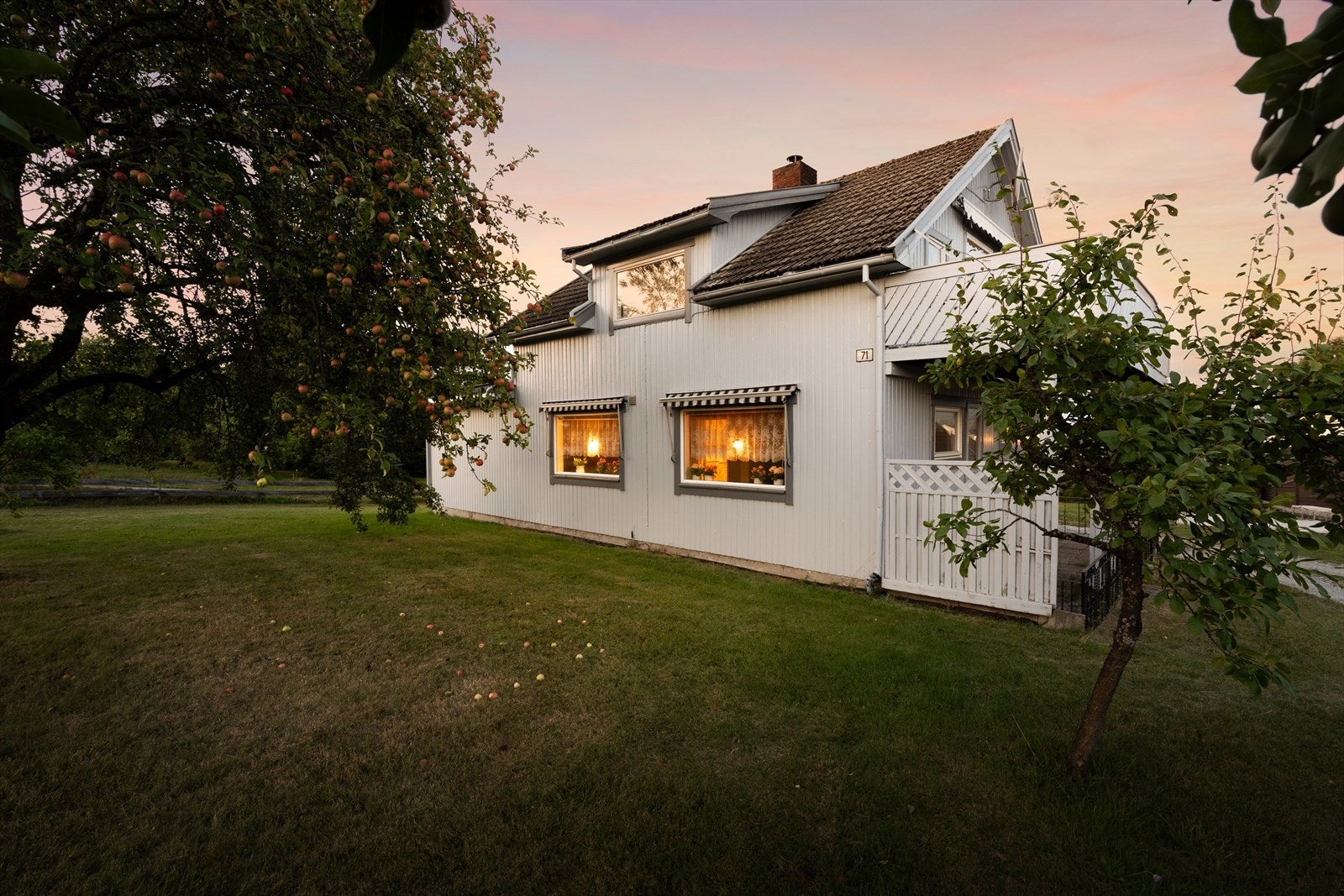 Huset er oppført i 1920 med et tilbygg fra 1970. Galleribilde
