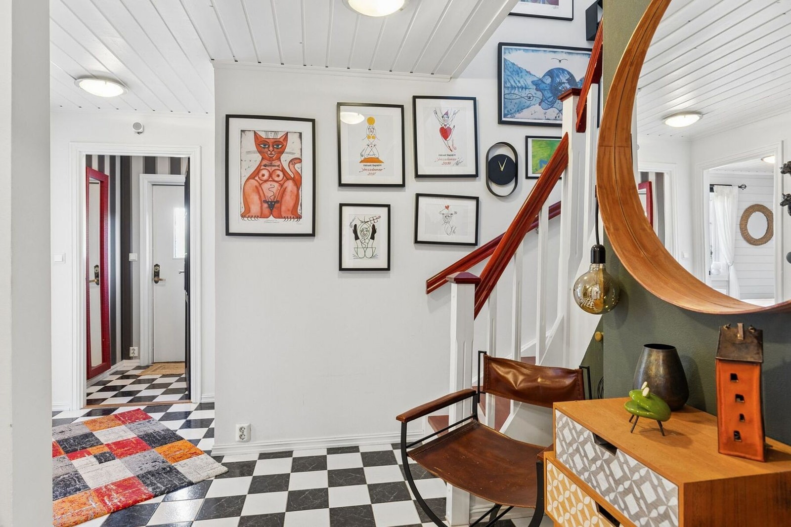 Lys og stilig entre ønsker deg velkommen inn! Galleribilde