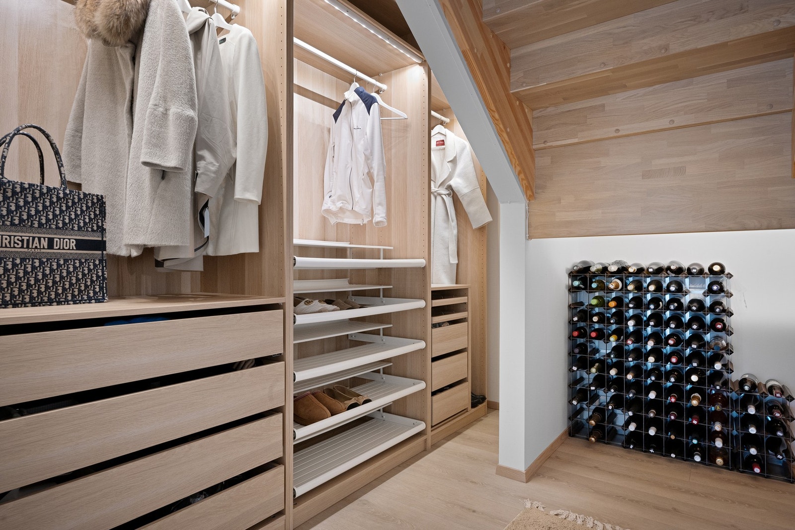 Praktisk bod/garderobe Galleribilde
