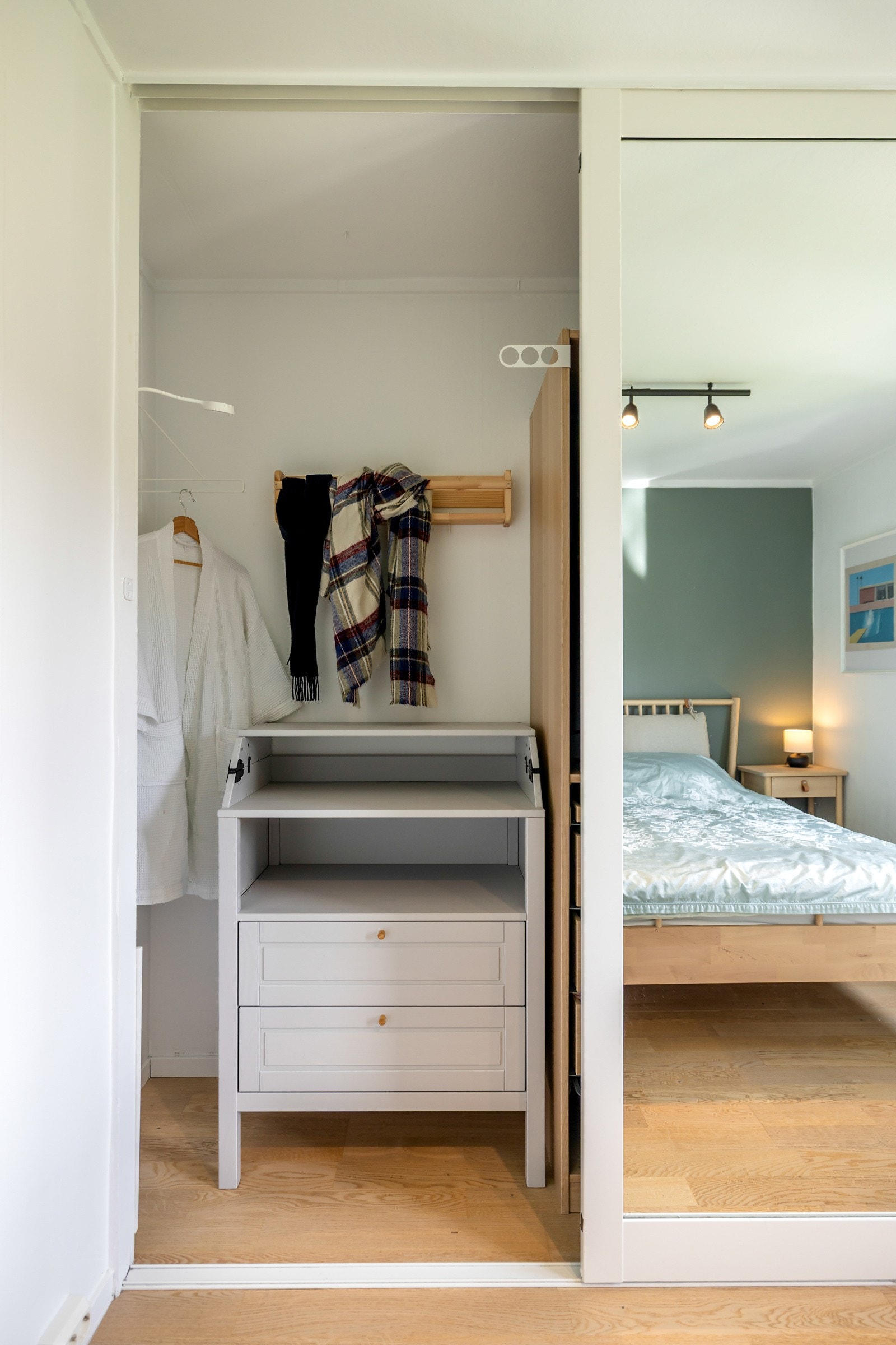 Garderobe Galleribilde