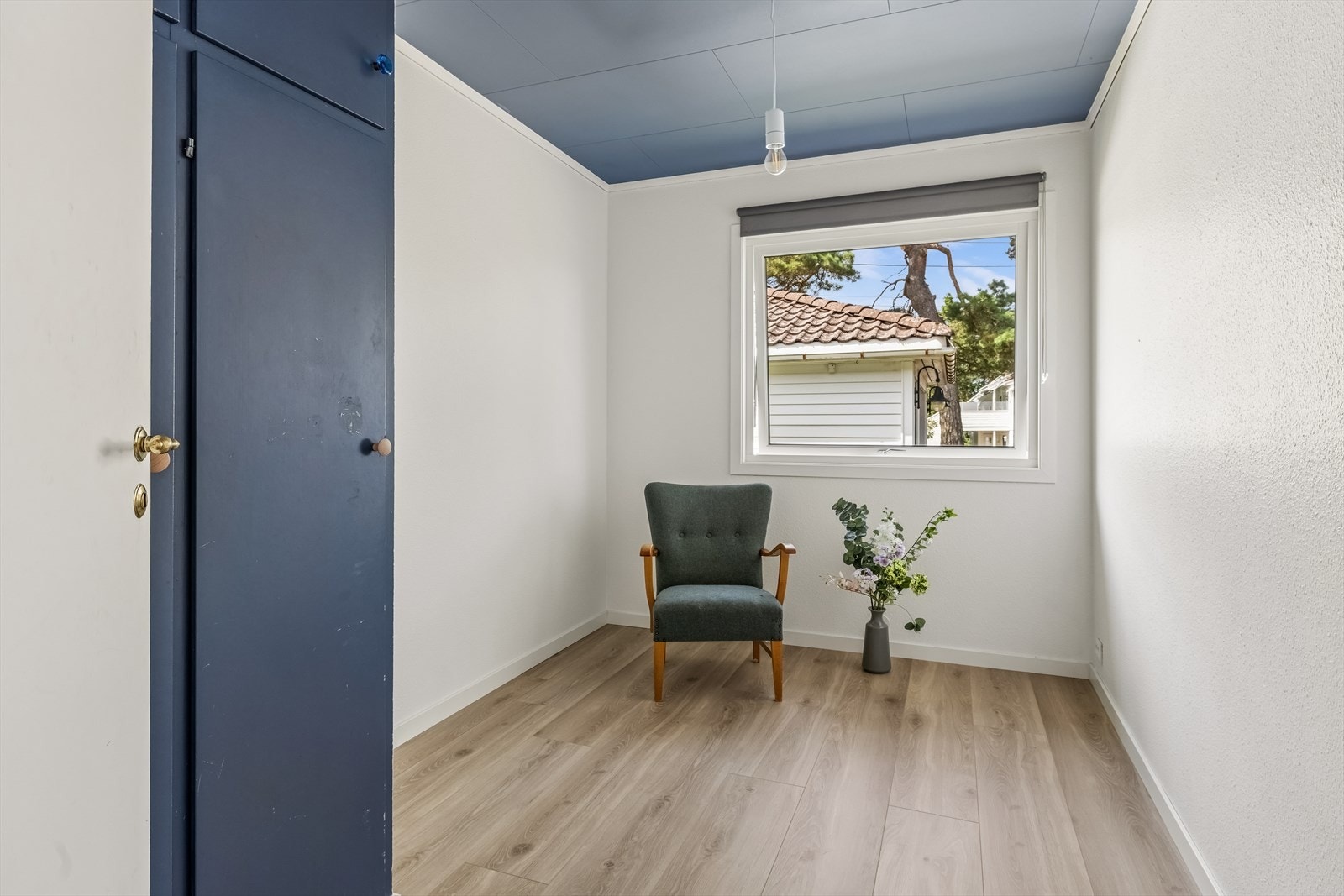 Soverom 3. Plassbygde skap på to av rommene. Galleribilde