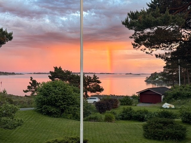 Kveldsstemning over skjærgården. Bildet er tatt av selger. Galleribilde