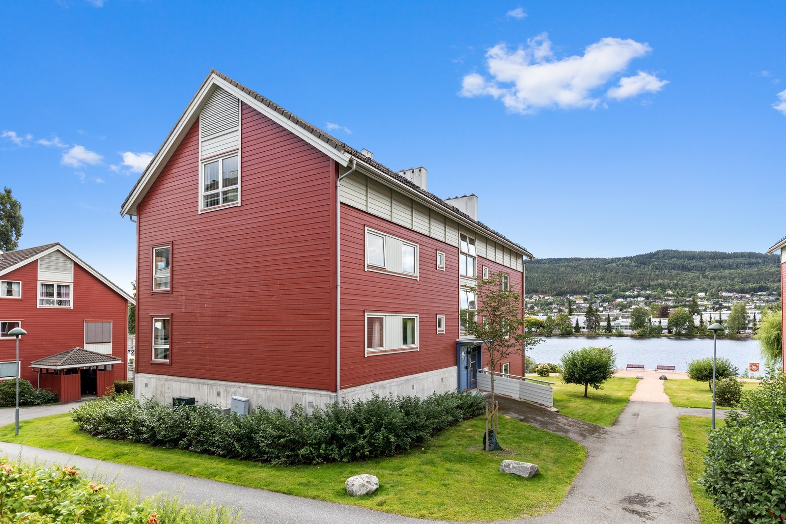 Fasaden sett bakfra Galleribilde