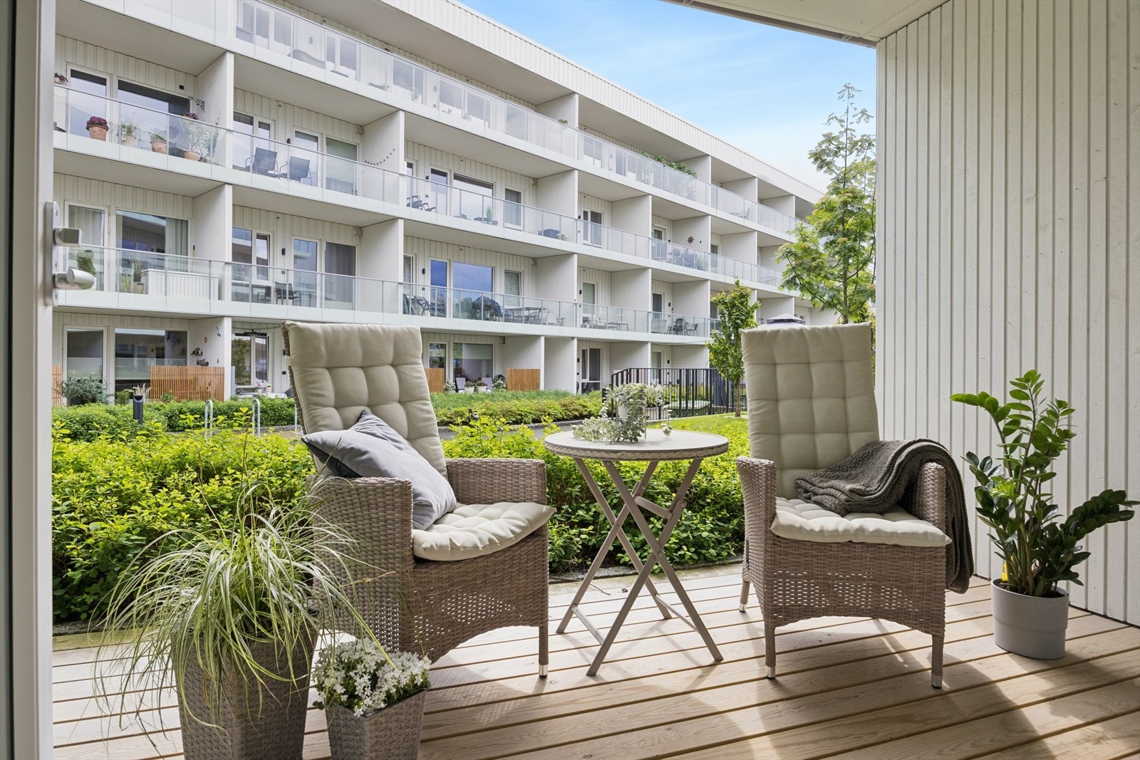 Terrassen er på ca. 9,2m². Galleribilde