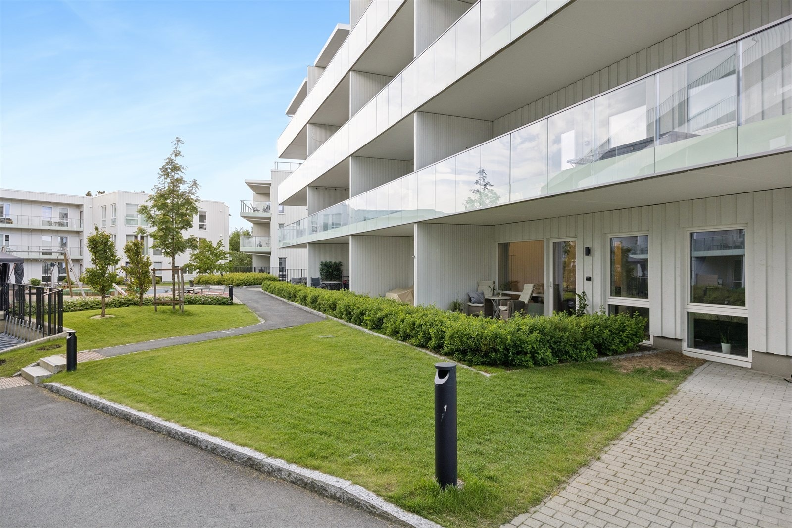 Pent opparbeidede fellesområder i rolig og barnevennlig boområde. Galleribilde