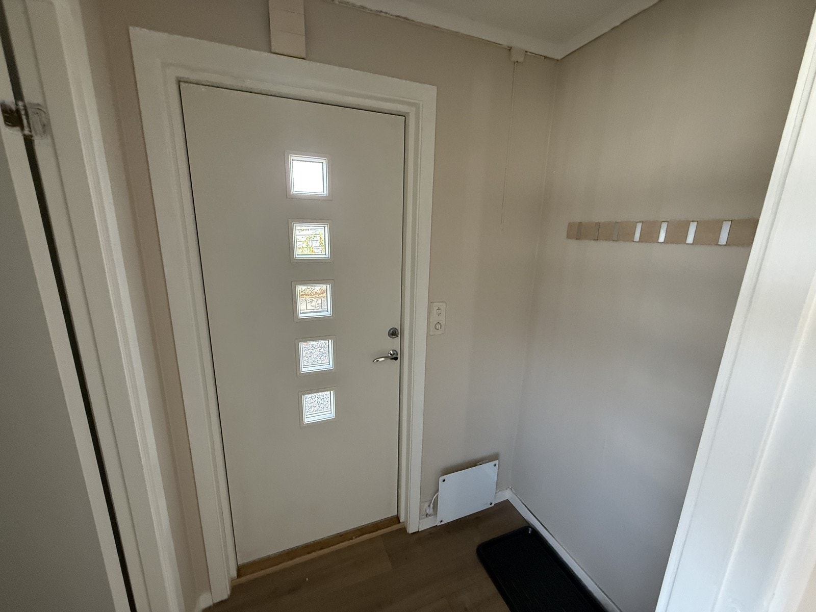 Entré med god plass til sko og yttertøy. Galleribilde