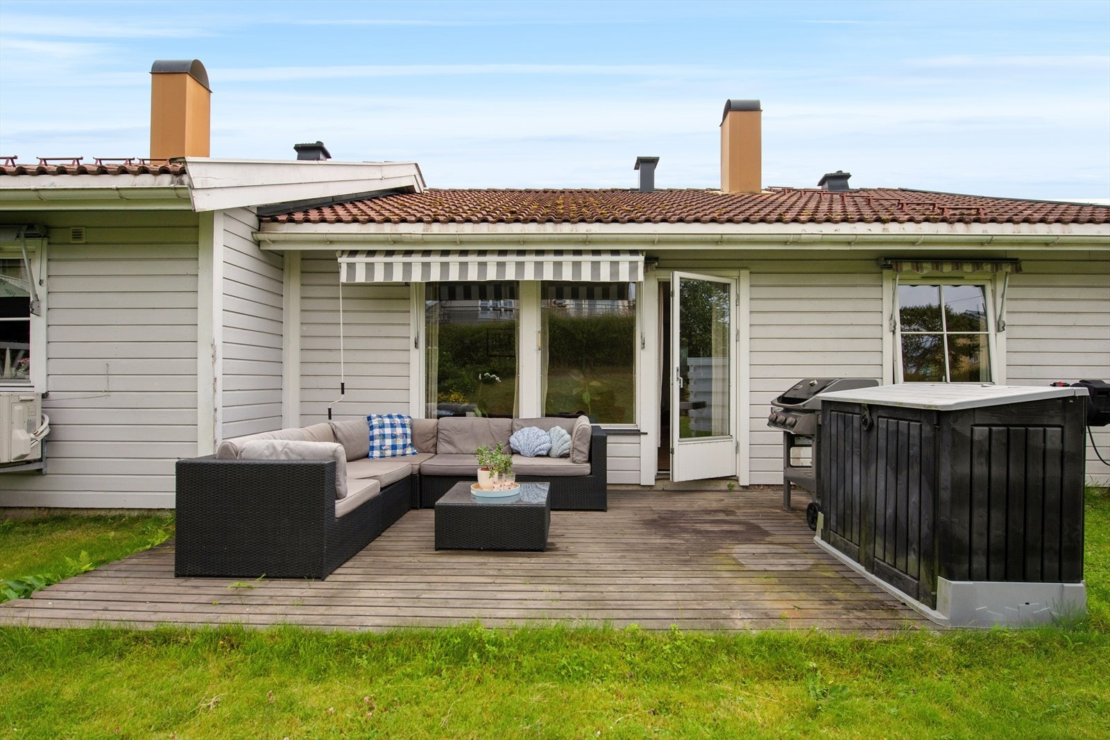 Her kan sommerdagene nytes med lange måltider, gode samtaler og hyggelige sammenkomster. Galleribilde