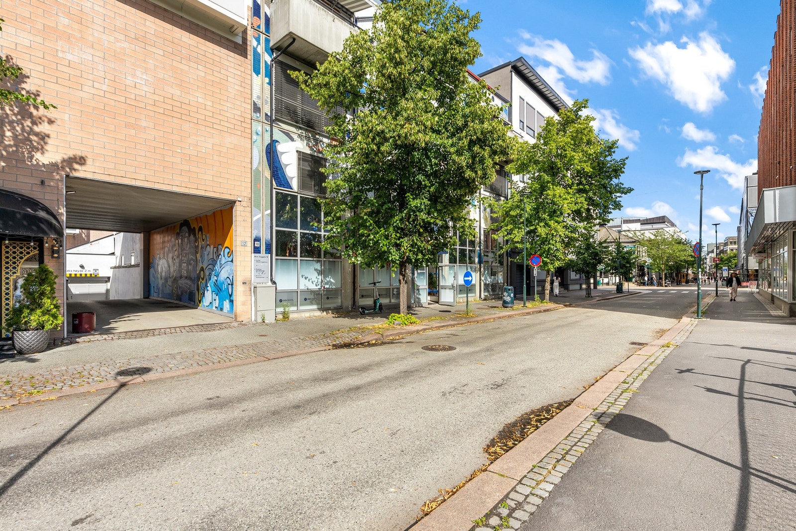 Her bor du sentralt med kort gangavstand til shopping, caféer, restauranter, treningssentre, kollektivtransport og flotte turmuligheter langs elvepromenaden Galleribilde