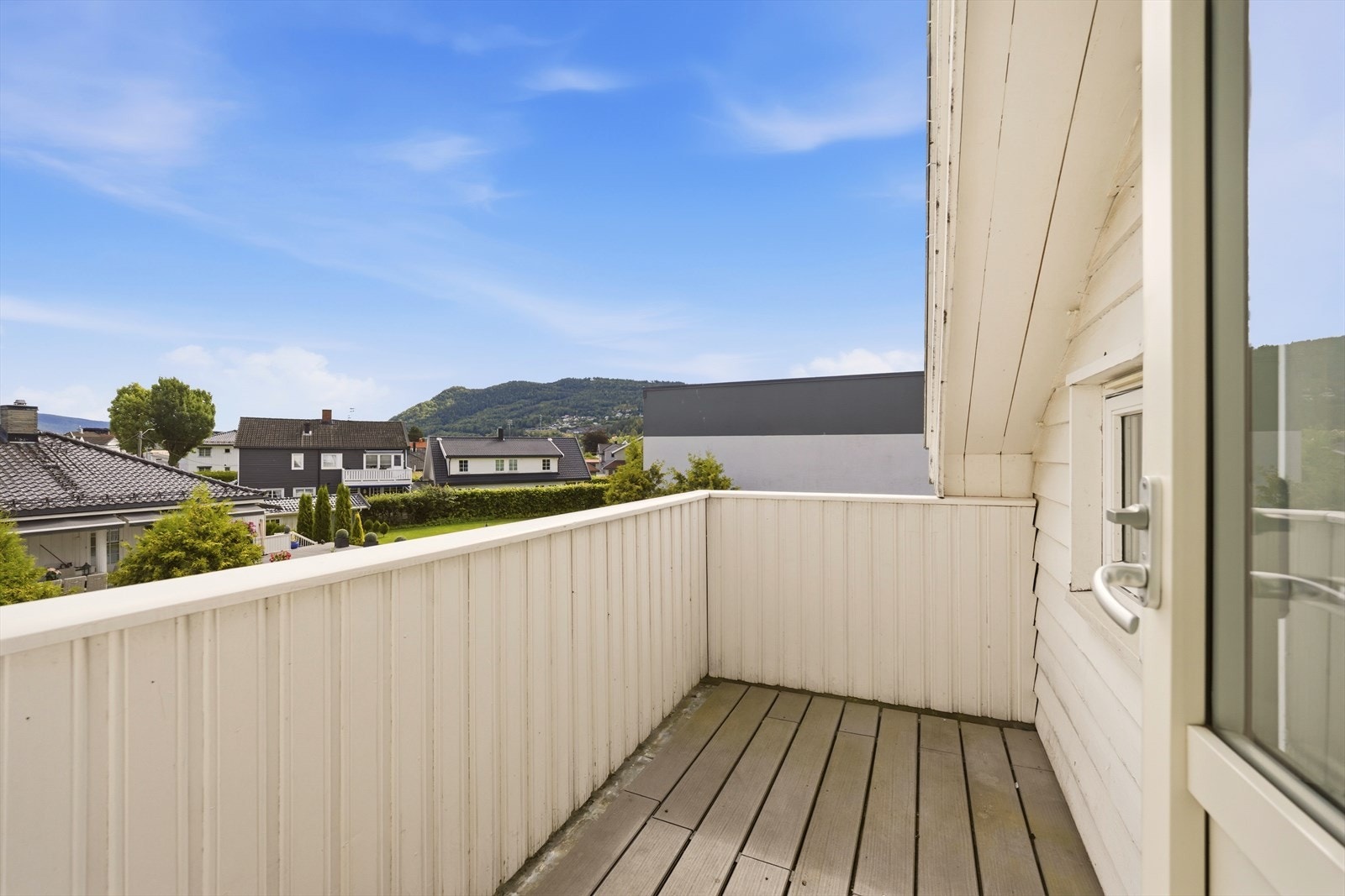 Veranda med gode solforhold Galleribilde