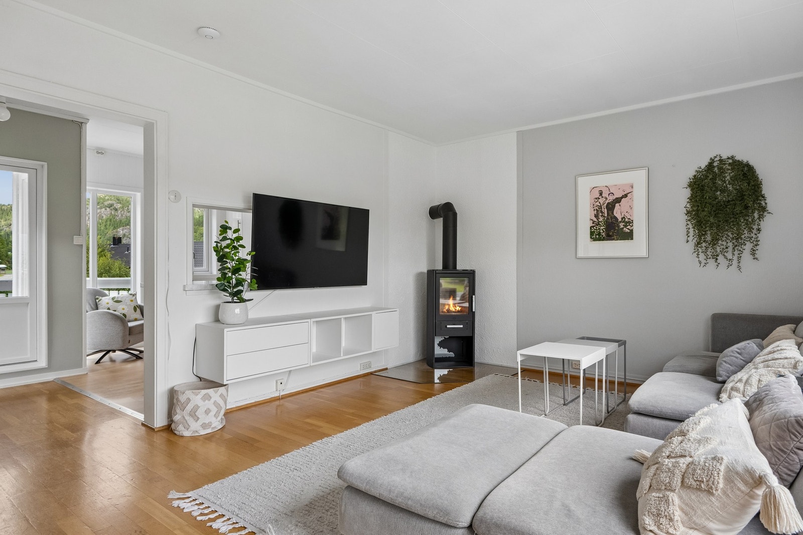Stuesone med plass til sofagruppe og TV. Galleribilde