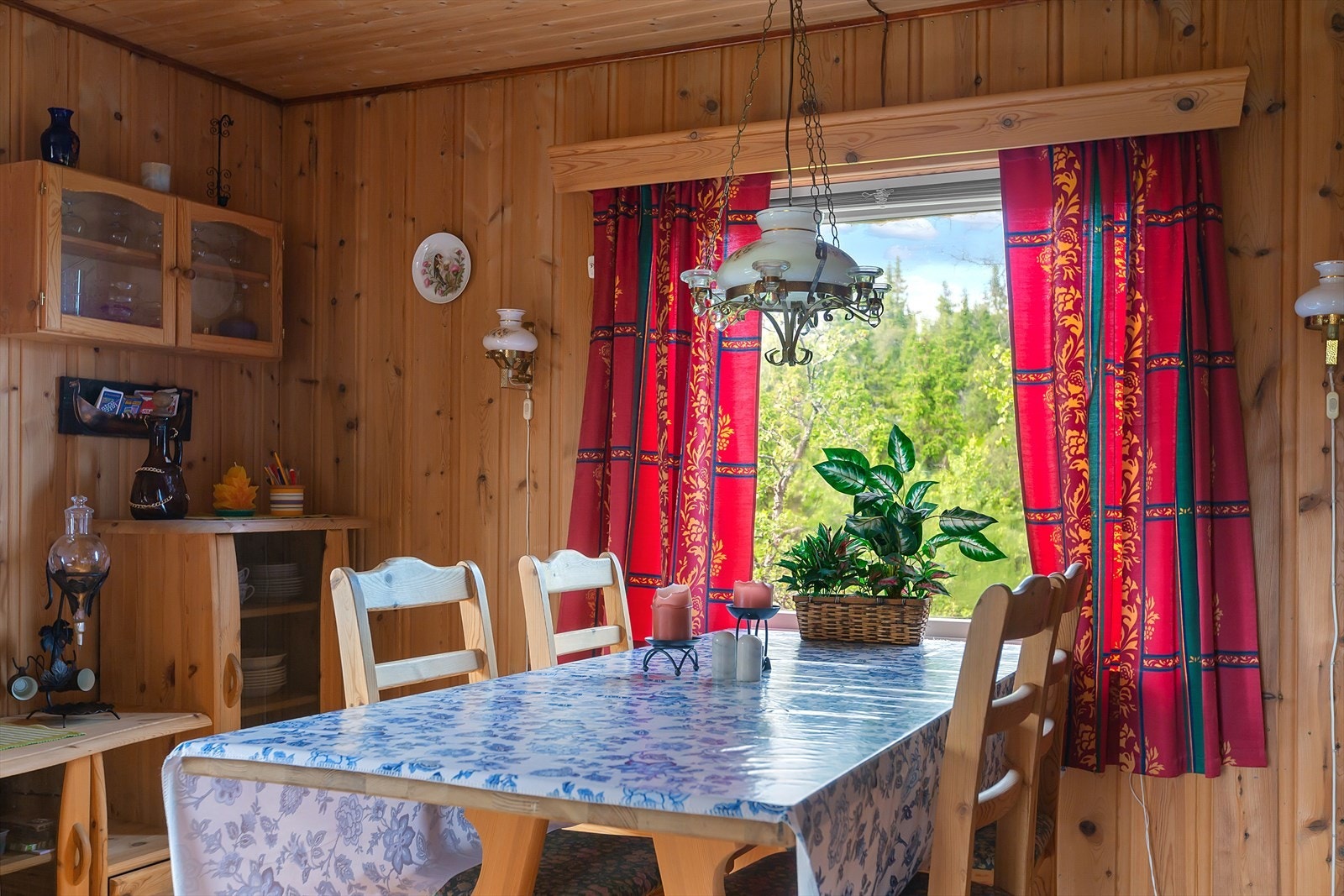 I dette stille og fredelige området er turmulighetene mange, men det er også godt å bare slappe av ved hytta. Galleribilde