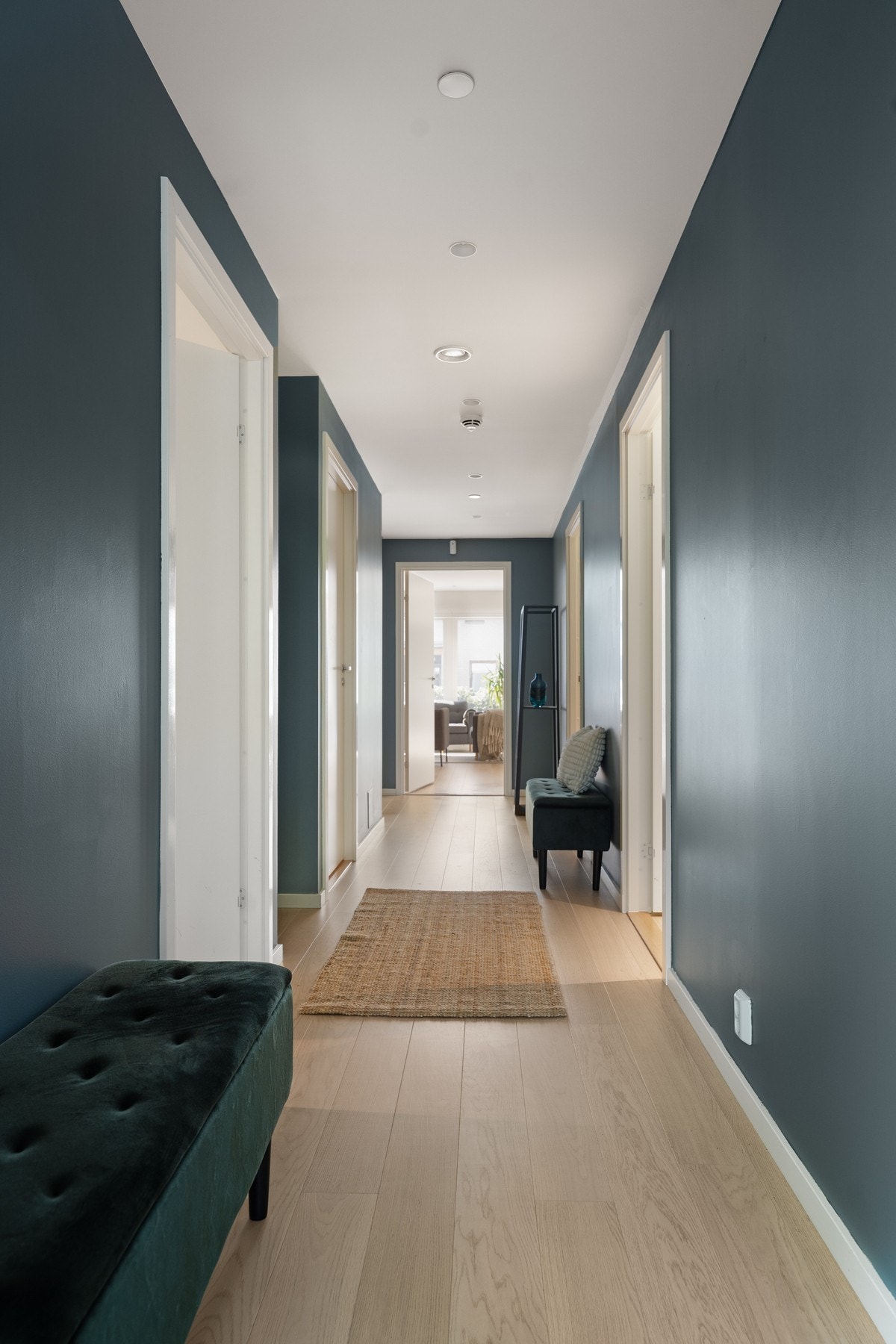 Entre med plass til garderobe Galleribilde