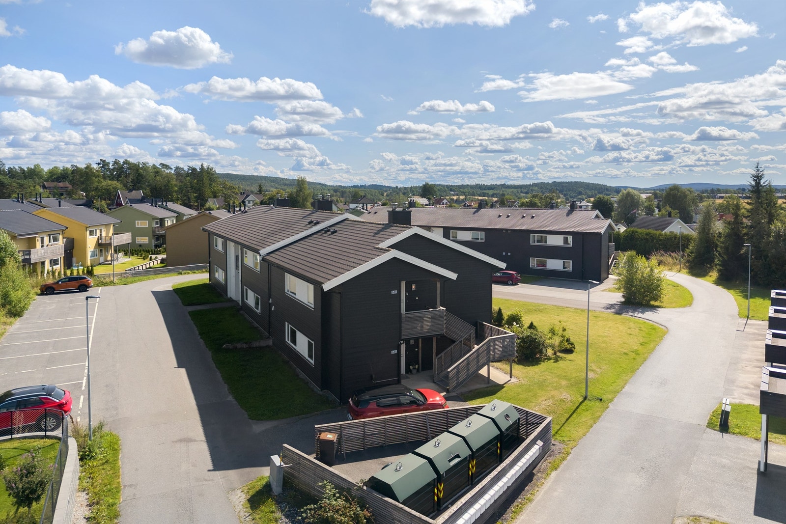 Rolig og barnevennlig boligområde med lite gjennomgangstrafikk. Galleribilde