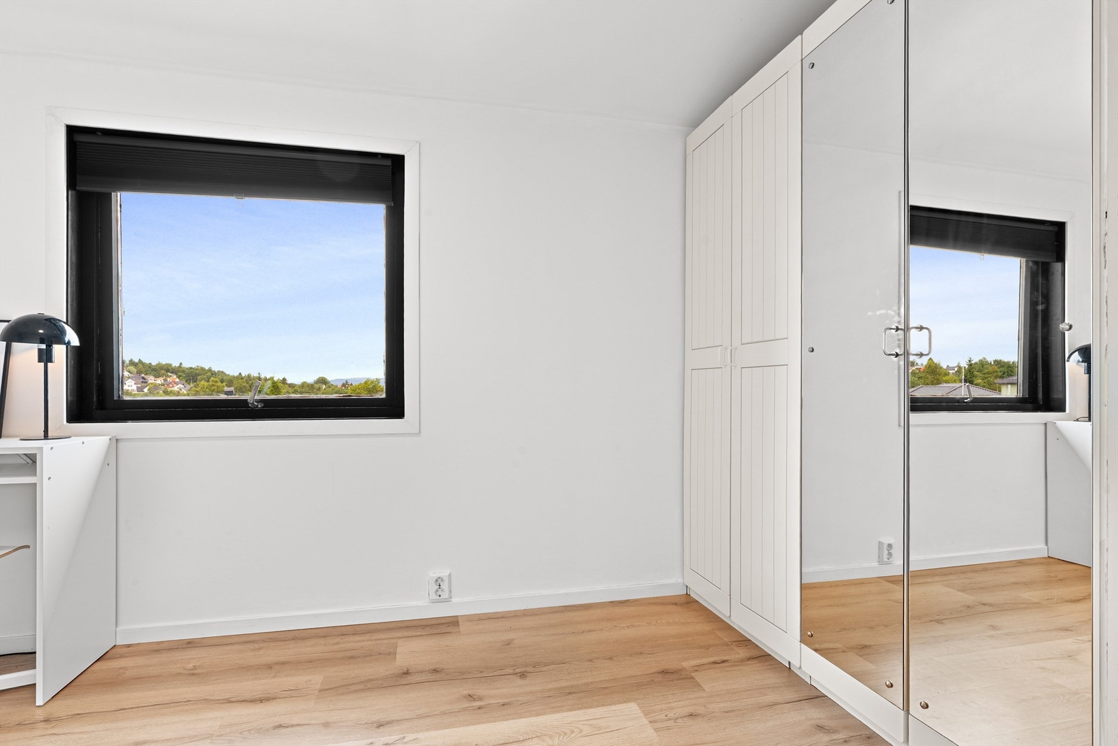 Alle soverommene har laminat på gulv. Galleribilde