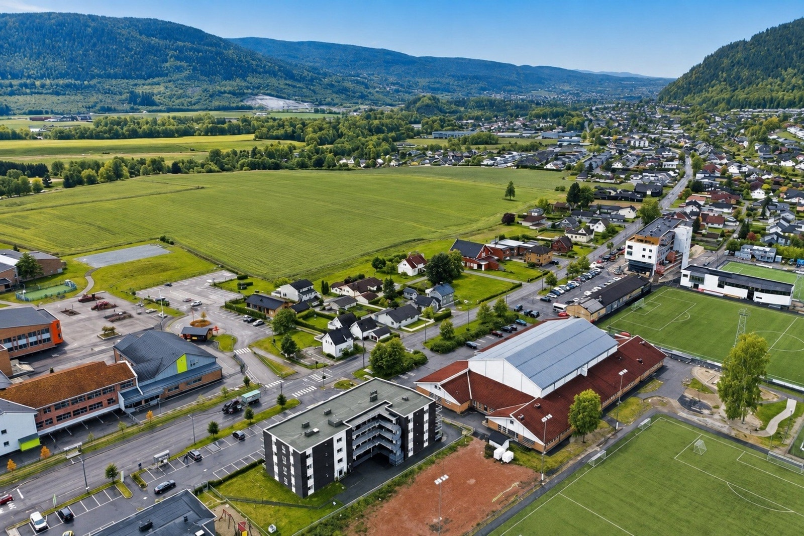 Boligen er godt egnet for både barnefamilier, etablerere og godt voksne. Galleribilde
