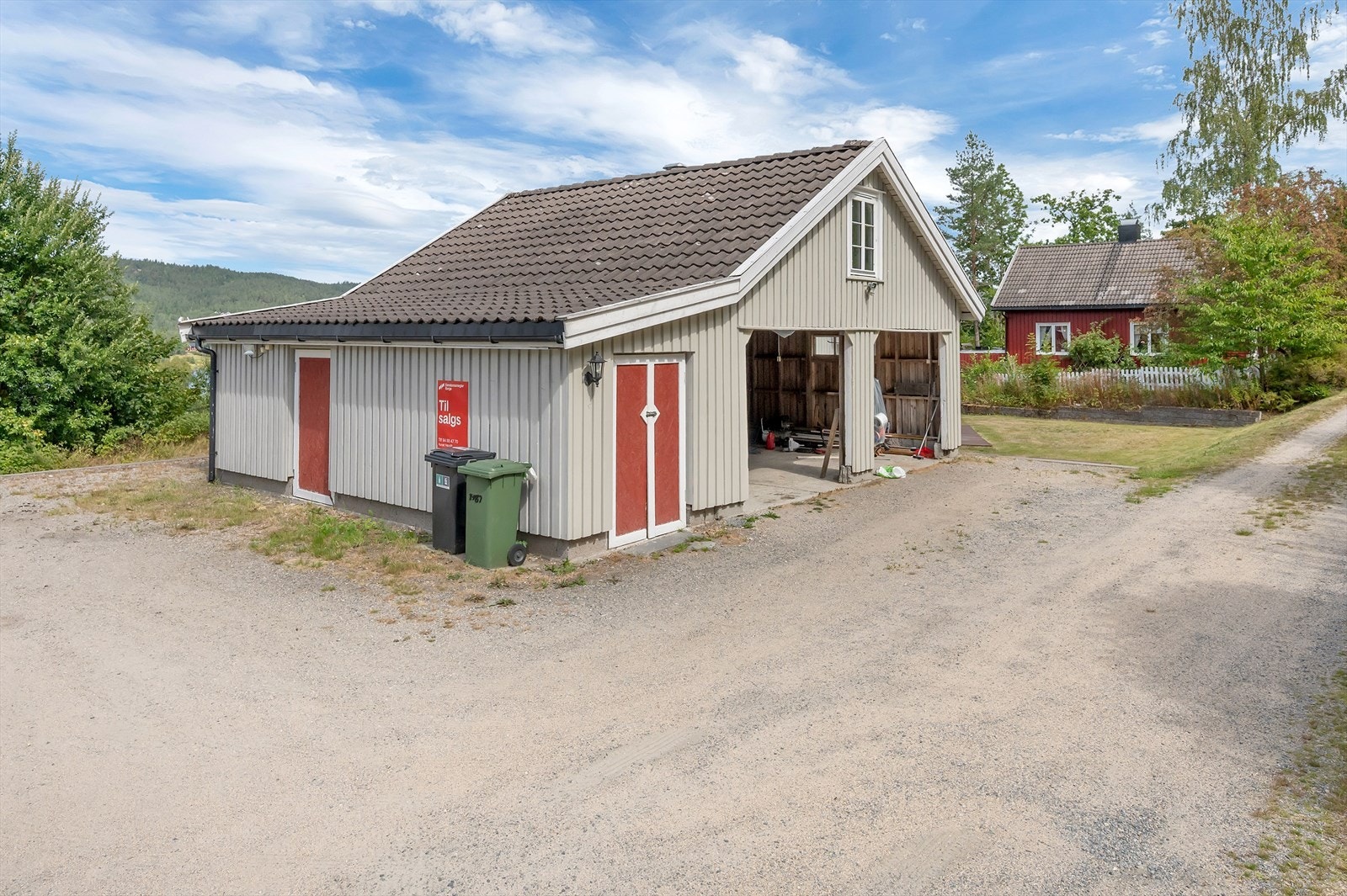 Dobbel garasje med loftsrom Galleribilde