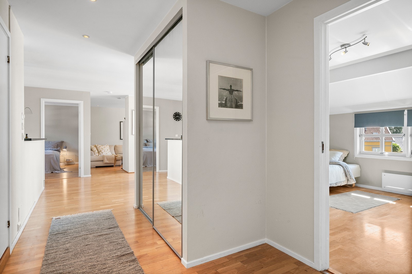 Entré med plass til oppbevaring av yttertøy og sko. Galleribilde