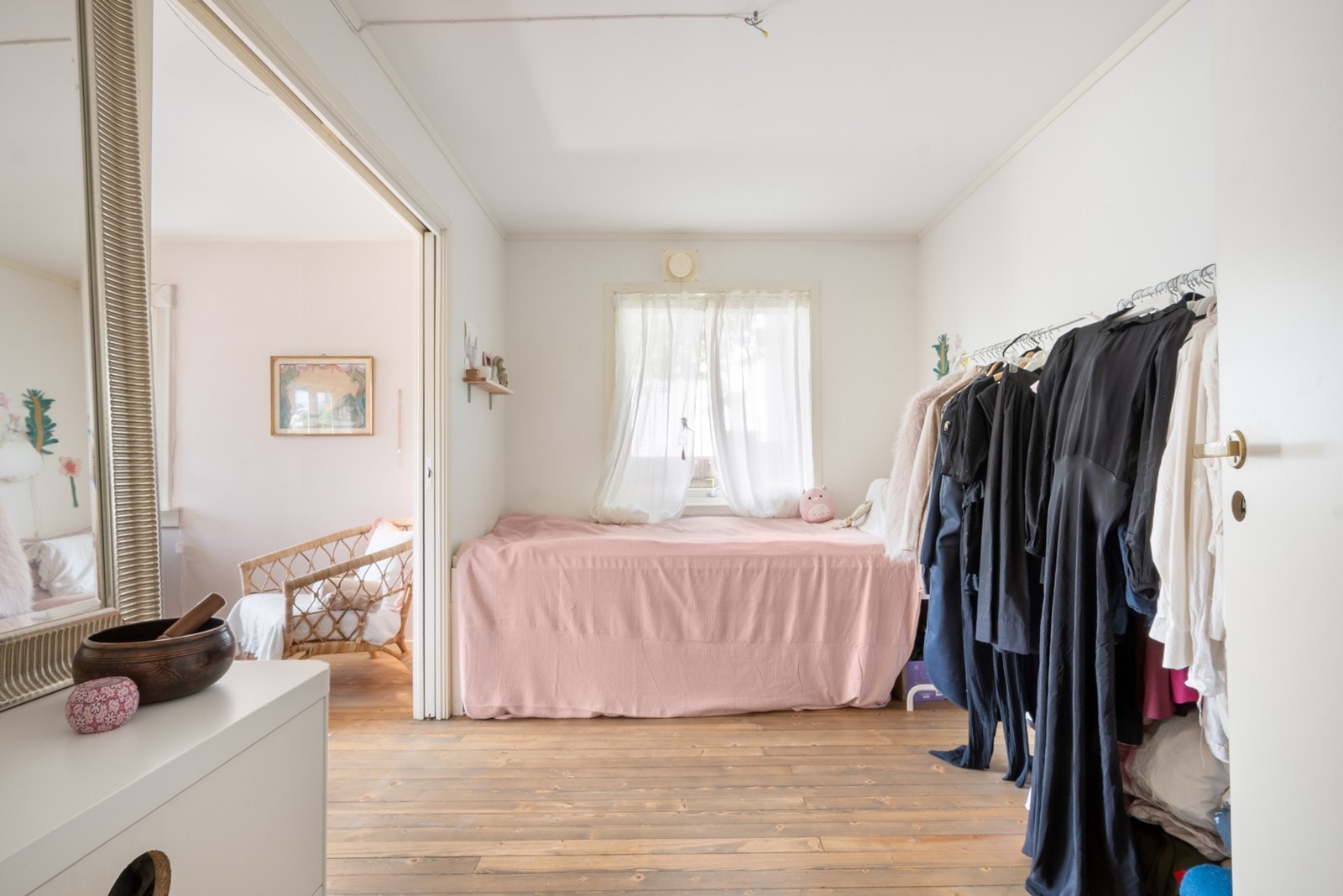 Fleksibel romløsning med skyvedører - velg mellom et ekstra rom eller større stue. Galleribilde