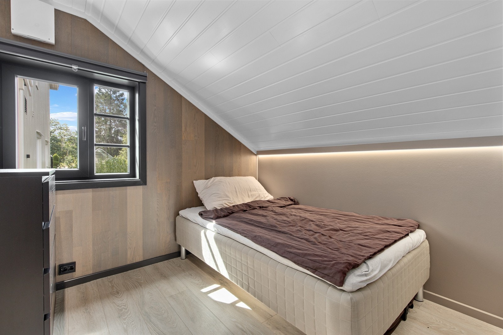 Pent oppusset soverom i utleiedelen. Galleribilde