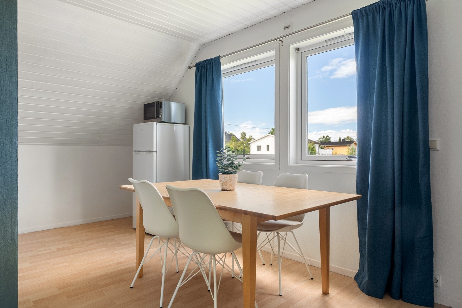 Her er det også god plass til spisestue.