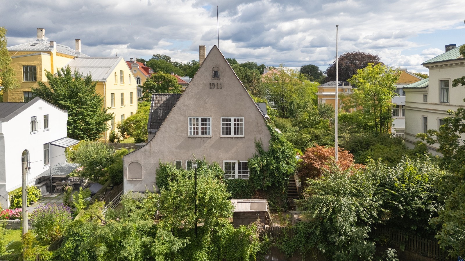 Boligen er en verneverdig perle i et av Oslos mest ettertraktede og historiske villastrøk på Fagerborg Galleribilde