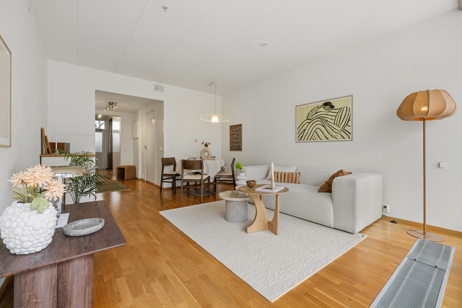 Stuens planløsning gjør det enkelt å innrede i forskjellige soner. Galleribilde