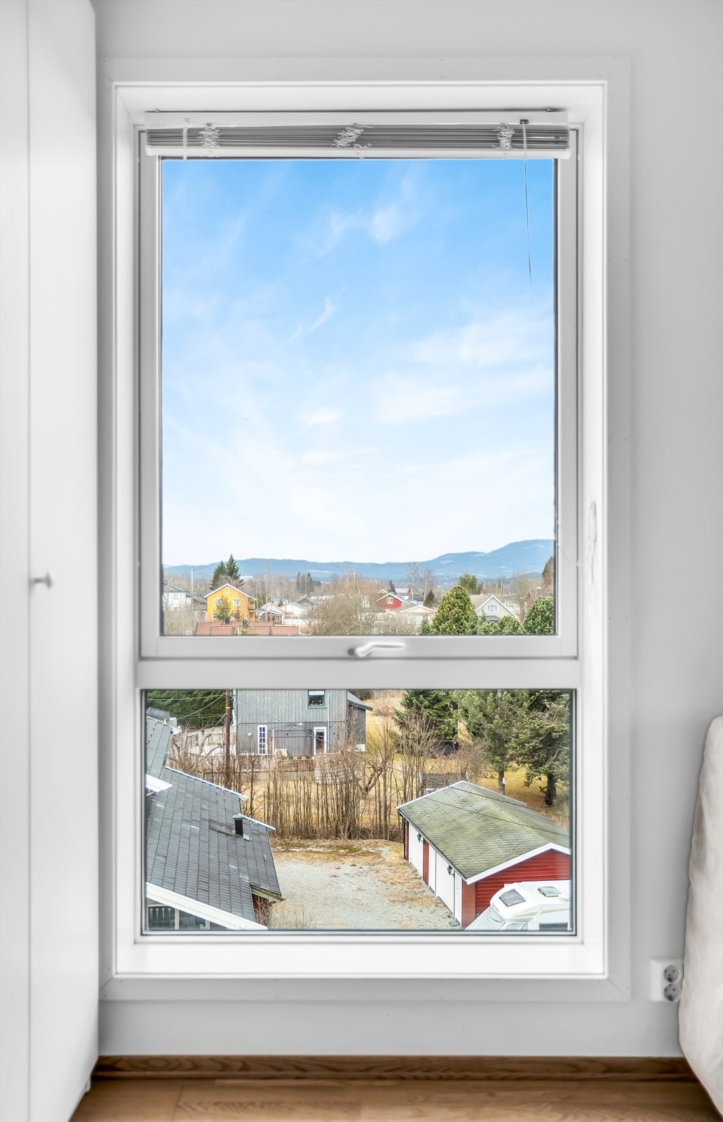 Området er meget familievennlig, med gåavstand til flere skoler og barnehager. Galleribilde
