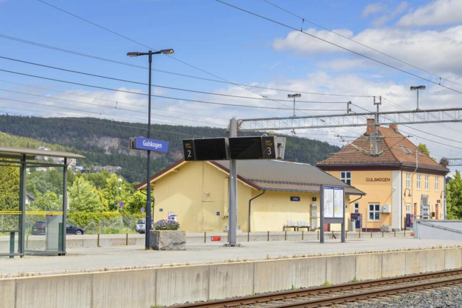 Omlag 10 minutters gange til Gulskogen stasjon Galleribilde