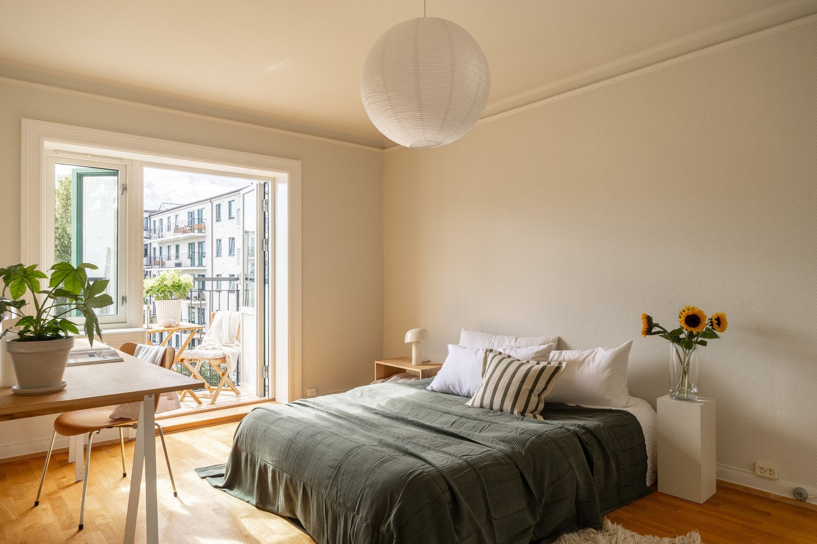 Hyggelig og fredelig forlengelse av boligen. Galleribilde