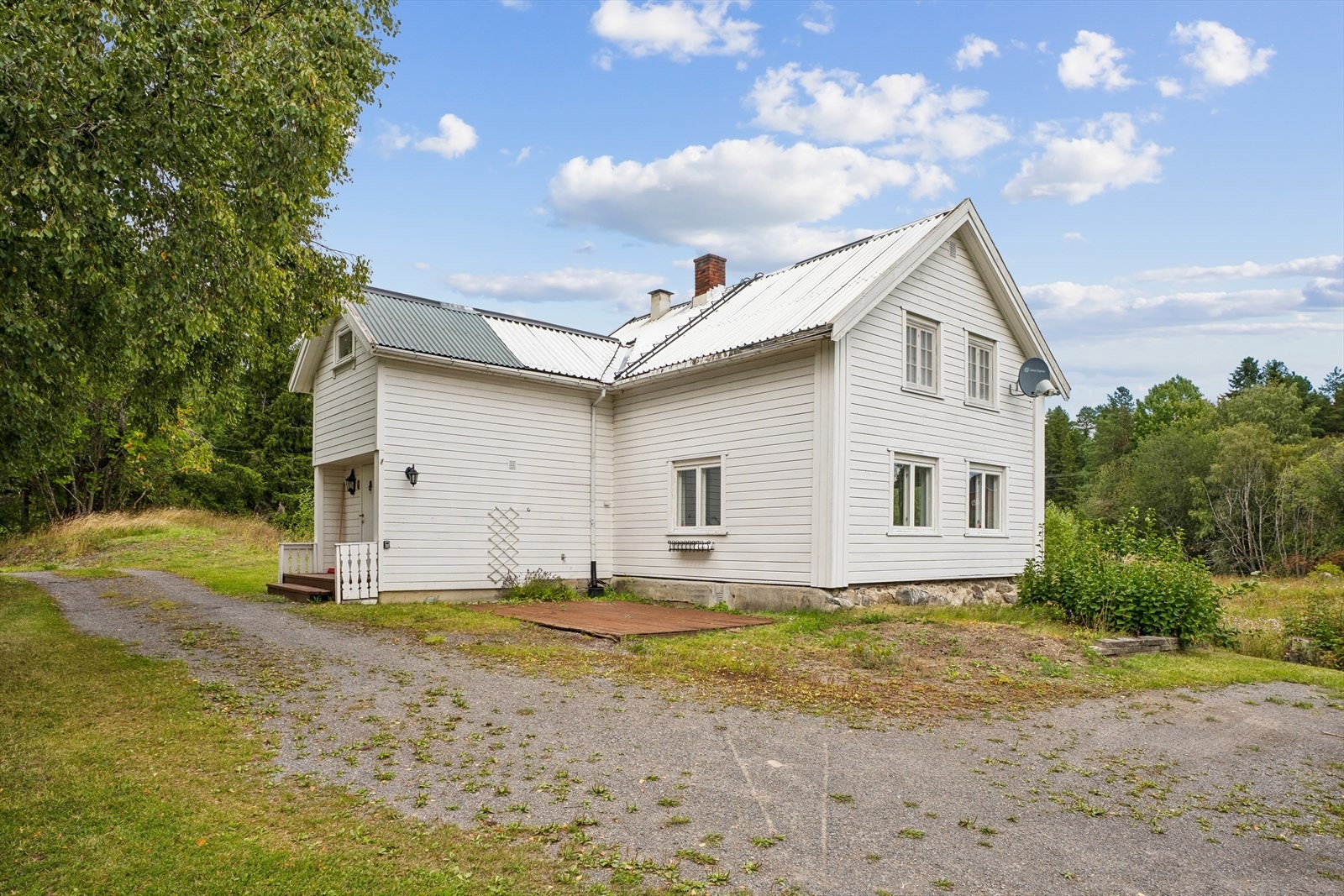 Sjarmerende bolig, der opprinnelig del har eldre opprinnelse, og tilbygget er fra 90-tallet. Galleribilde