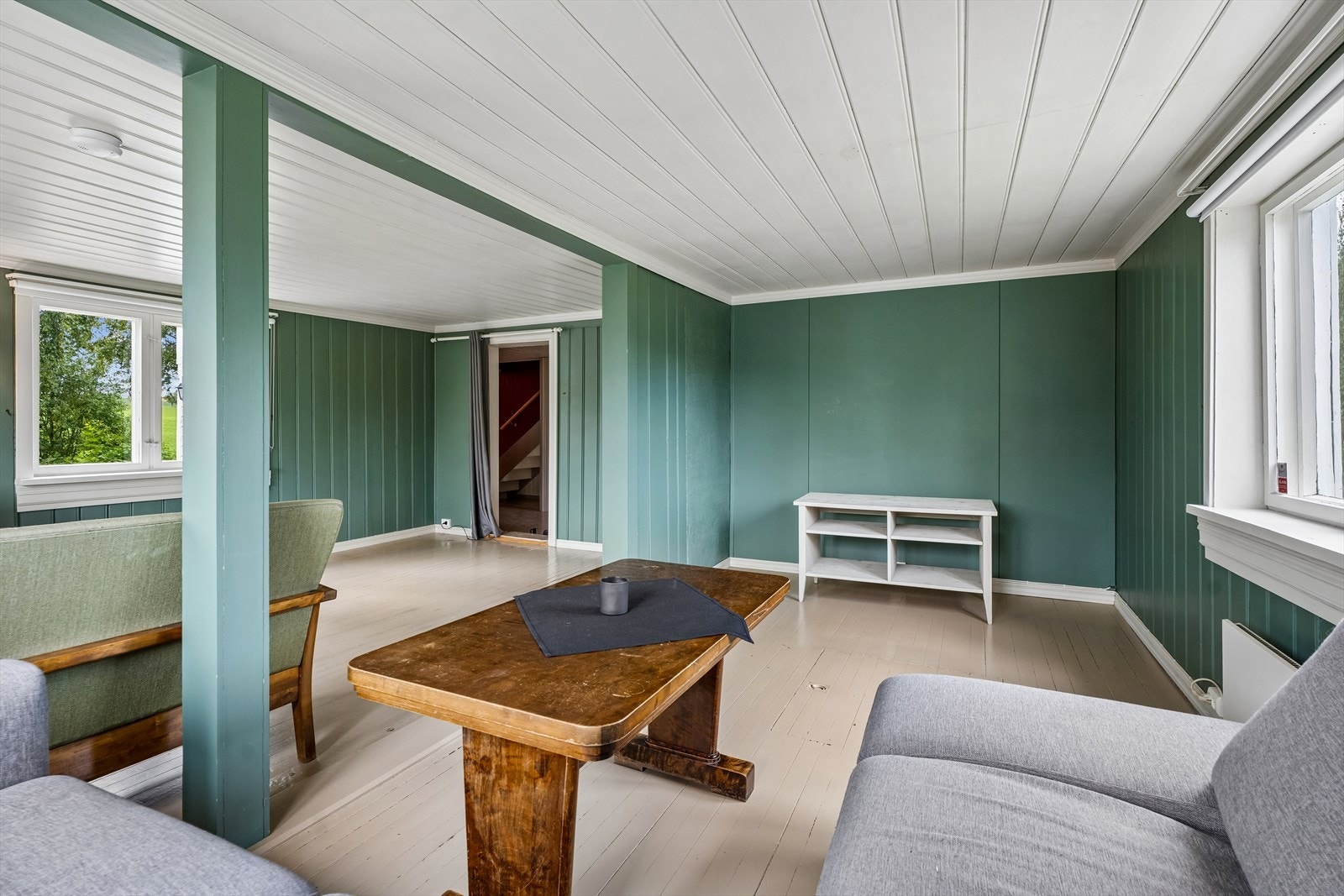 Rommet har en åpen og fleksibel utforming som gir mange møbleringsmuligheter. Galleribilde