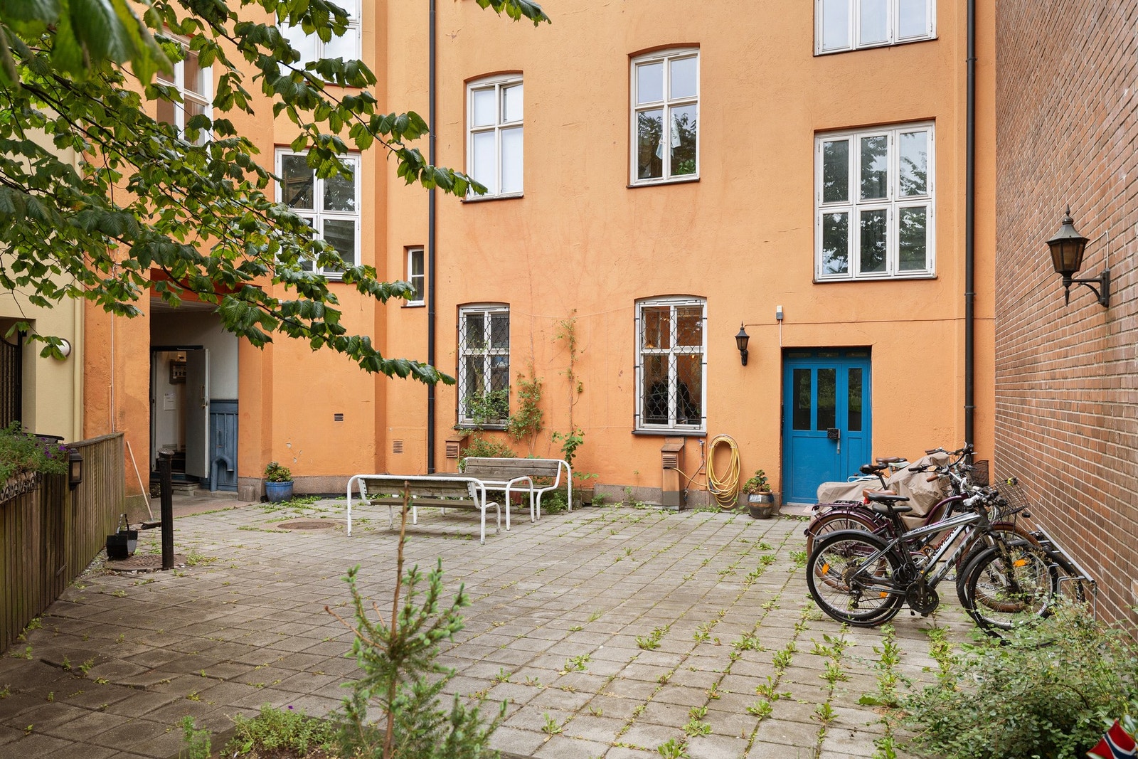 Her finner du sittebenker, sykkelparkering, beplantning, m.m. Galleribilde