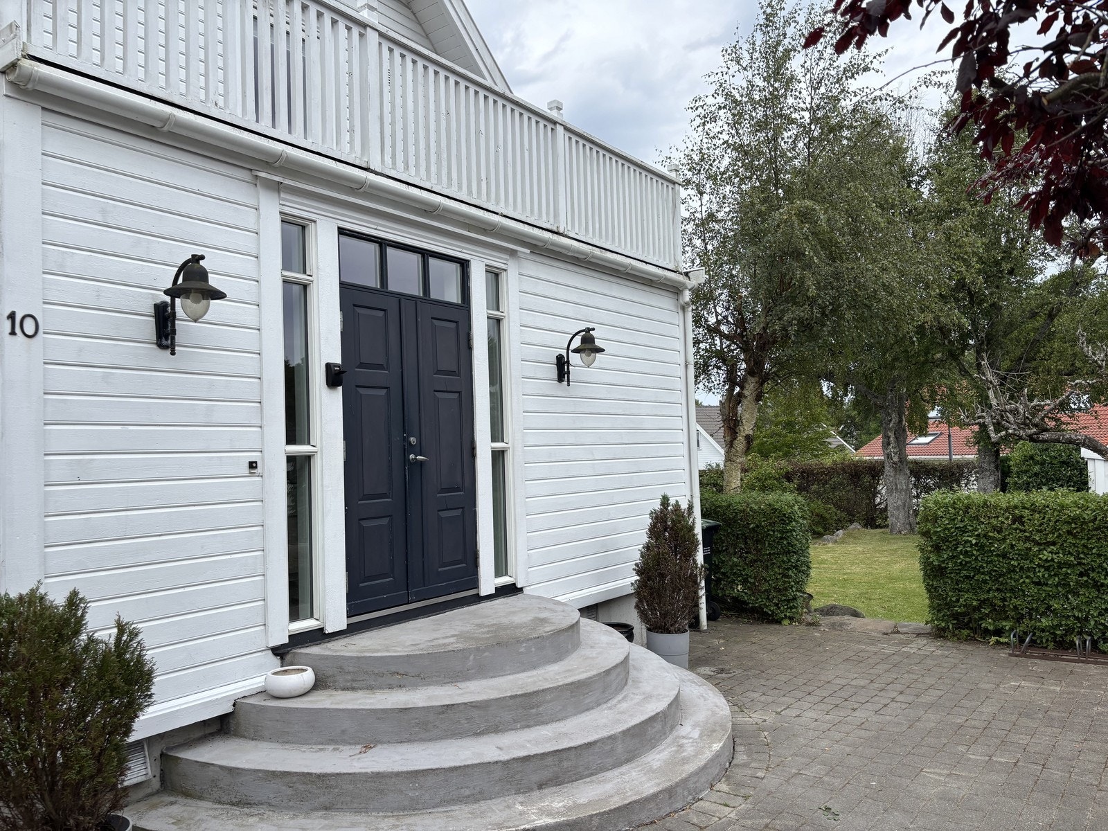 Inngangsparti. Galleribilde