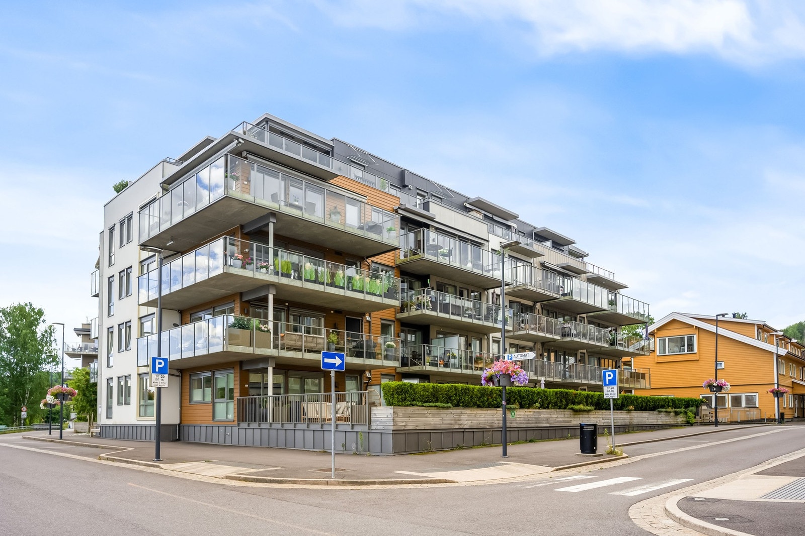 Velkommen til Øraveien 3A - En lys gjennomgående 3-roms med stor balkong og sjøgløtt | Foto: Juliane Jensen ved Studio Juliane Galleribilde